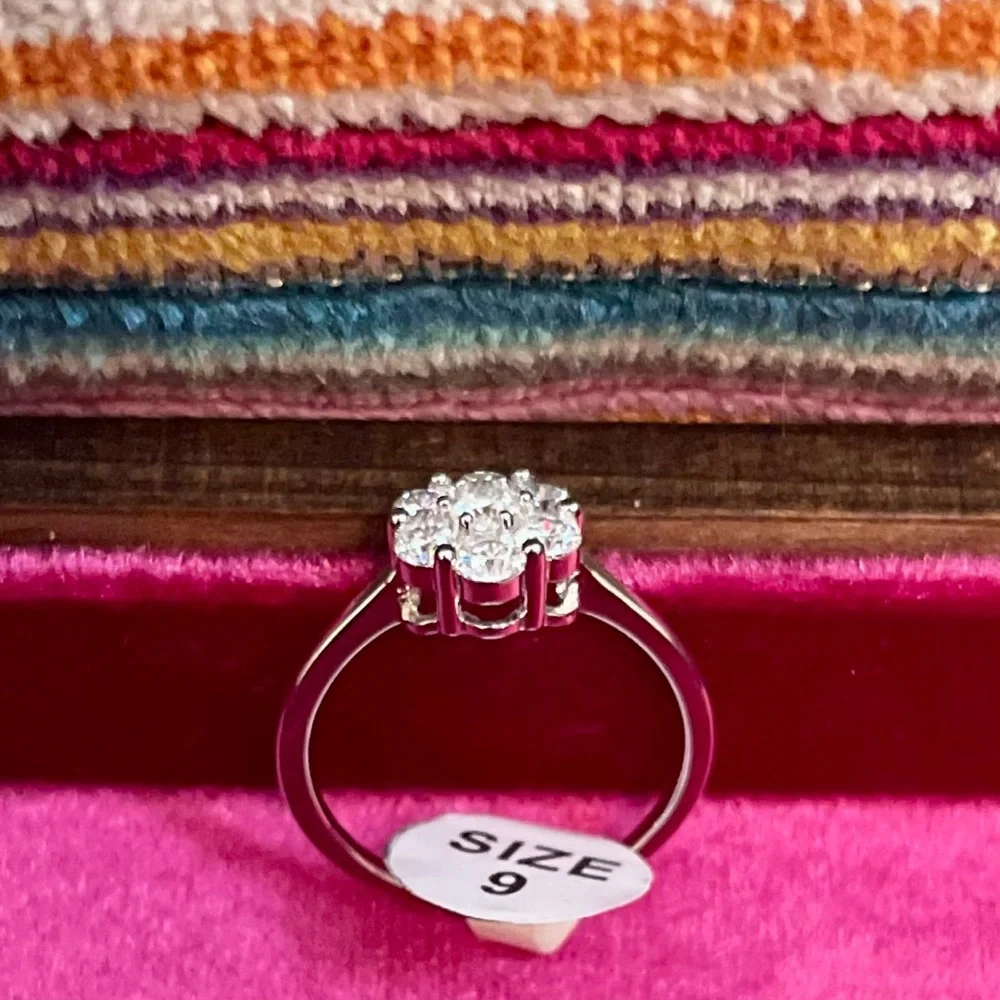 Moissanite Cluster Floral Ring Vintage Style in 925 Sterling Silver NWT Size 9